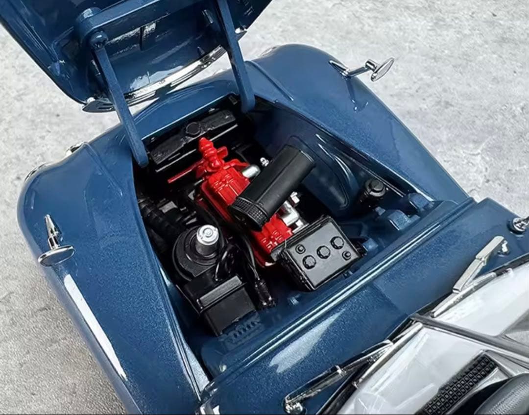 1/18ボルボ クラシックバン ダークブルー