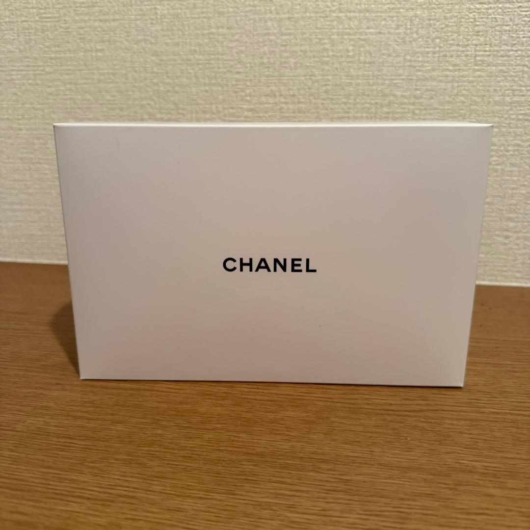 シャネルクリスマスコフレ2024トータルルックセット＋コンパクトミラー