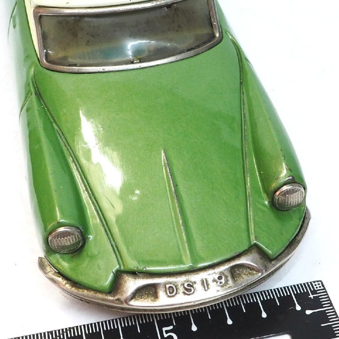萬代屋【シトロエンDS19セダン黄緑】ブリキtin toy car自動車【箱無】