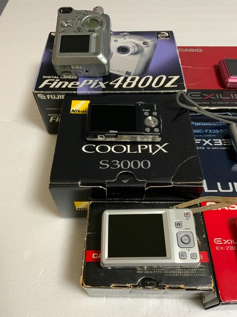 コンパクトデジタルカメラ《コンデジ》元箱付き６台まとめ売り（ジャンク品）