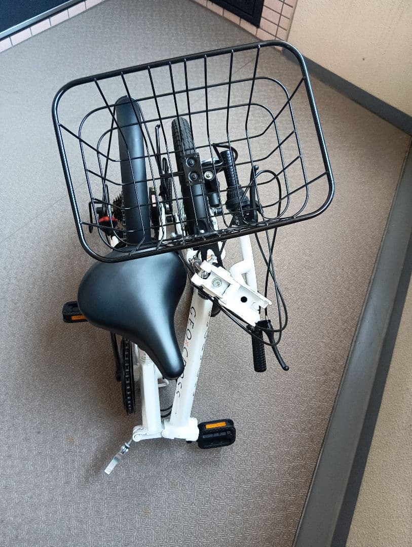 GEO CROSS206K 20㌅ 折りたたみ自転車 ホワイト バスケット付き