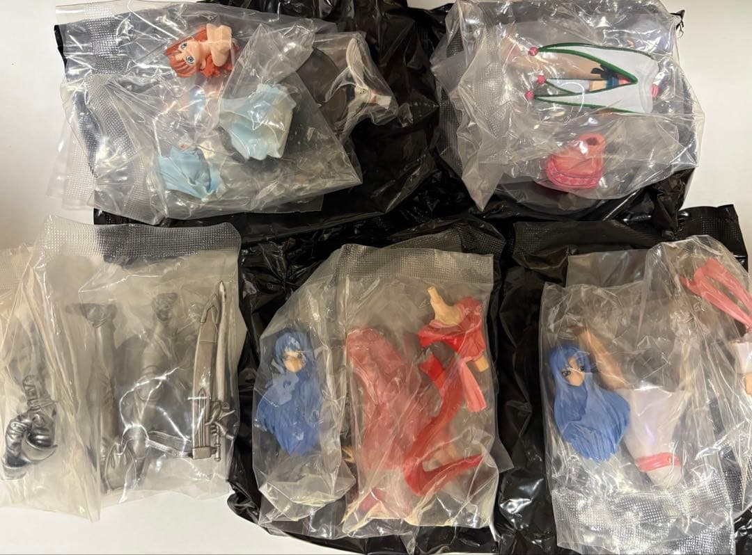 【新品】イース フィギュアコレクション ヒロイン4人+おまけ(アドル)　YS