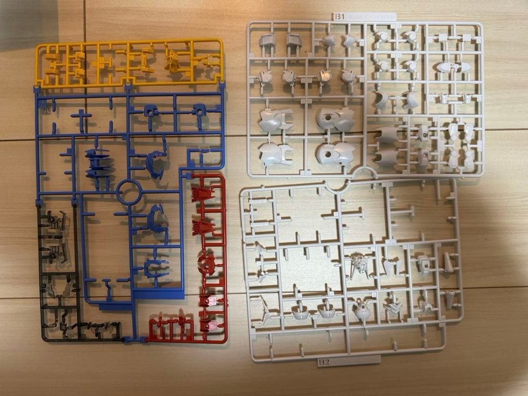 隆*山様 【ジャンク扱い】RE/100 1/100　ガンダムリンドヴルム　まとめ