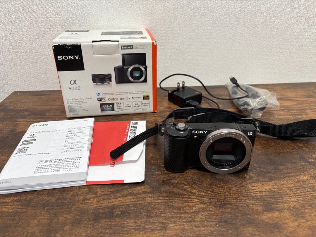 カメラ　ソニー　ミラーレス　α5000 ボディのみ ソニー、世界最軽量210gのミラーレス一眼「α5000」 - 価格.com