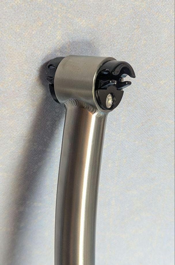 チタン製シートポスト(27.2mm) セットバックモデル