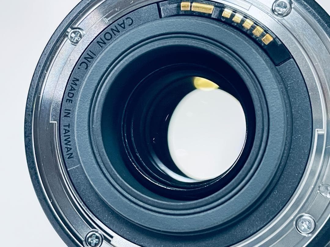 美品✨Canon キヤノン EF-S 18-135mm F3.5-5.6 IS