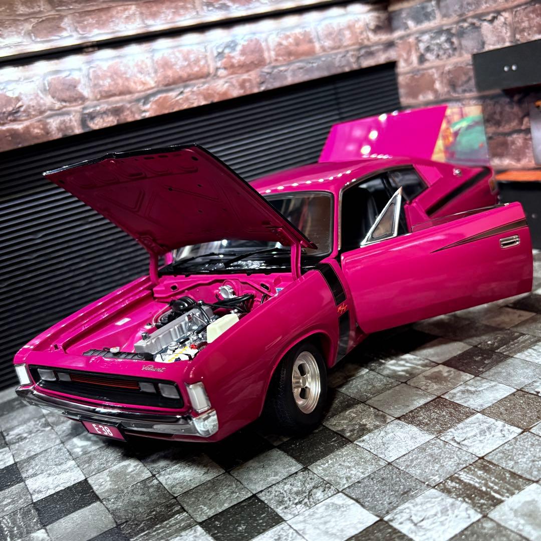 1/18 CC クライスラー ヴァリアント E38 R/T チャージャー