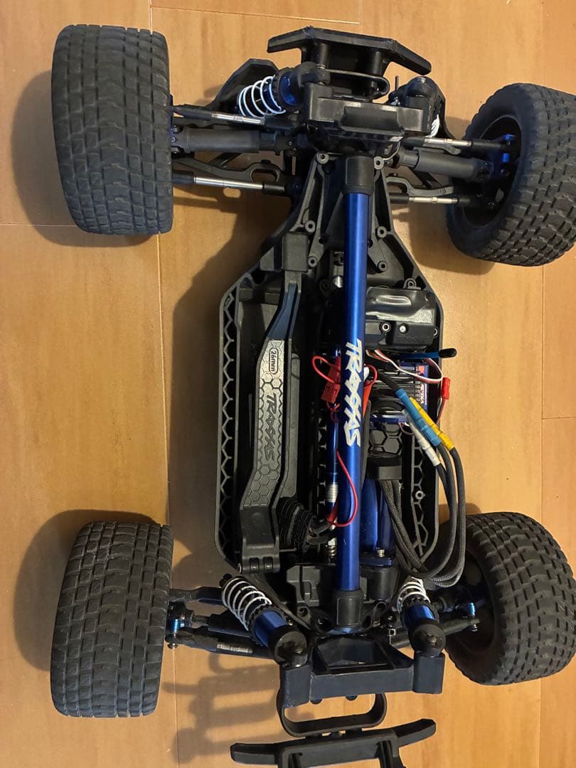 【早い者勝ち】Traxxas Rustler 4x4 VXL Ultimate