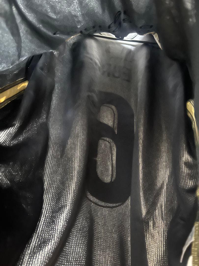 リバプールFC 18/19UCL優勝記念ユニフォーム 黒×金 L-XLサイズ - メルカリ