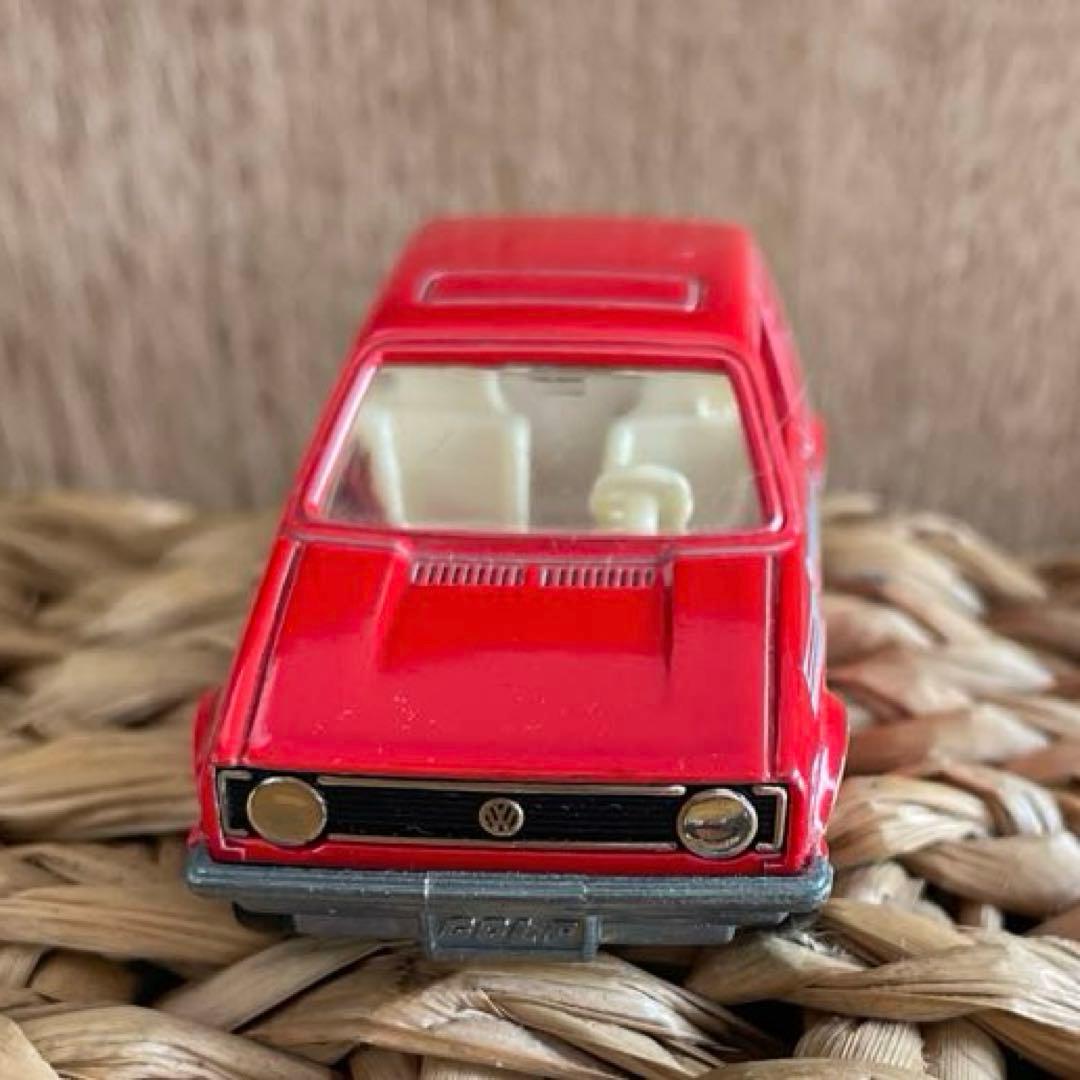 トミカ〉F5-2-3 VW ゴルフ GLE (赤/銀ライン)(日本製) - メルカリ