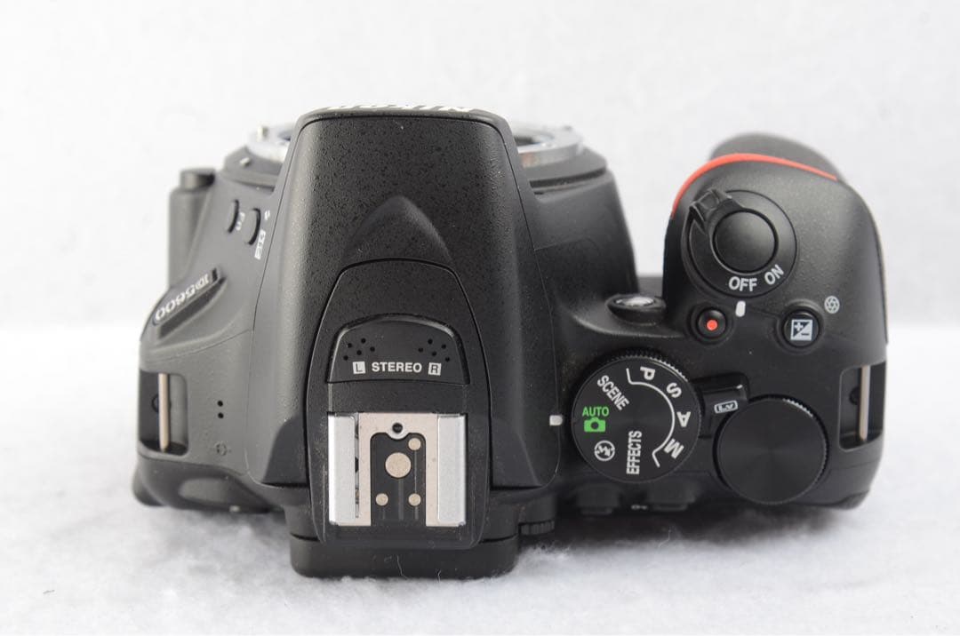 Nikon D5600 18-55 VR レンズキット 《 S数5870回！ 》