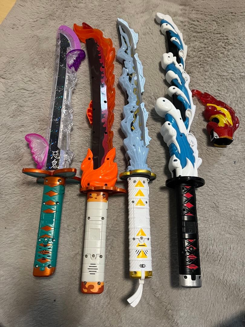 鬼滅の刃　DX日輪刀　4点セット