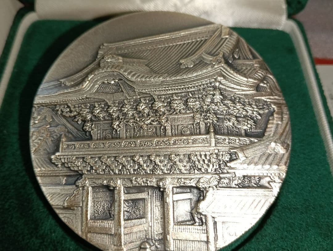 カ*ル様 《純銀》国宝章牌 日光東照宮 純銀メダル160g sv1000 造幣局