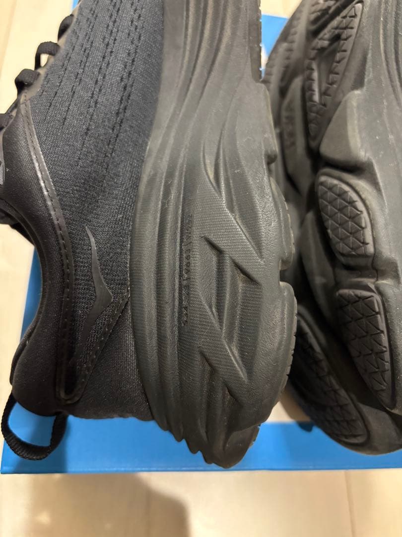 週末セール美品HOKA ONE ONE ホカボンダイ 8 24.5cm