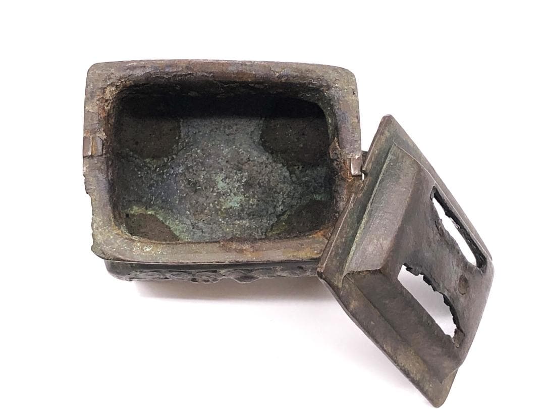 東周青銅香炉 】 方形獣胴四つ足 骨董・古玩 蔵出 - メルカリ