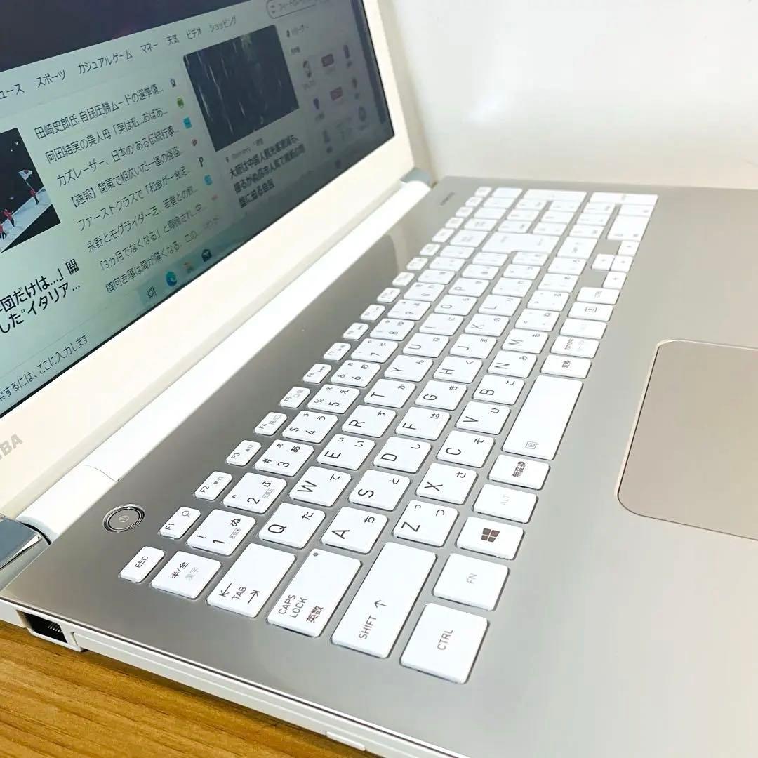 美麗設定済みすぐ使えるメモリ8ギガSSD256ギガカメラWin11オフィスDVD