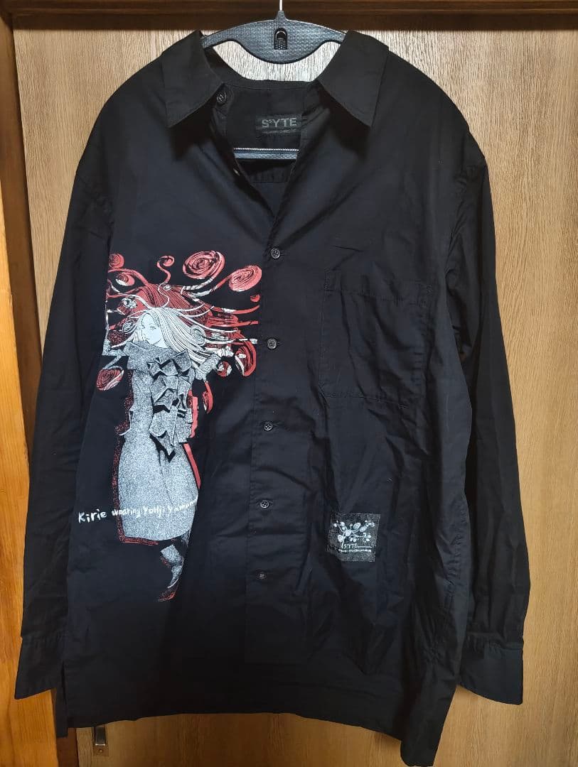S'YTE × 伊藤潤二 UZUMAKI KIRIE PRINTED SHIRT - メルカリ