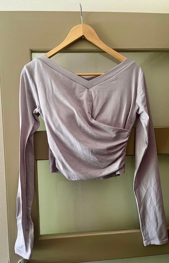 リントスル　ピラティス薄紫色 Vネック & 黒 ラウンドネック リントスル ピラティス薄紫色 Vネック & 黒 ラウンドネック リントスル