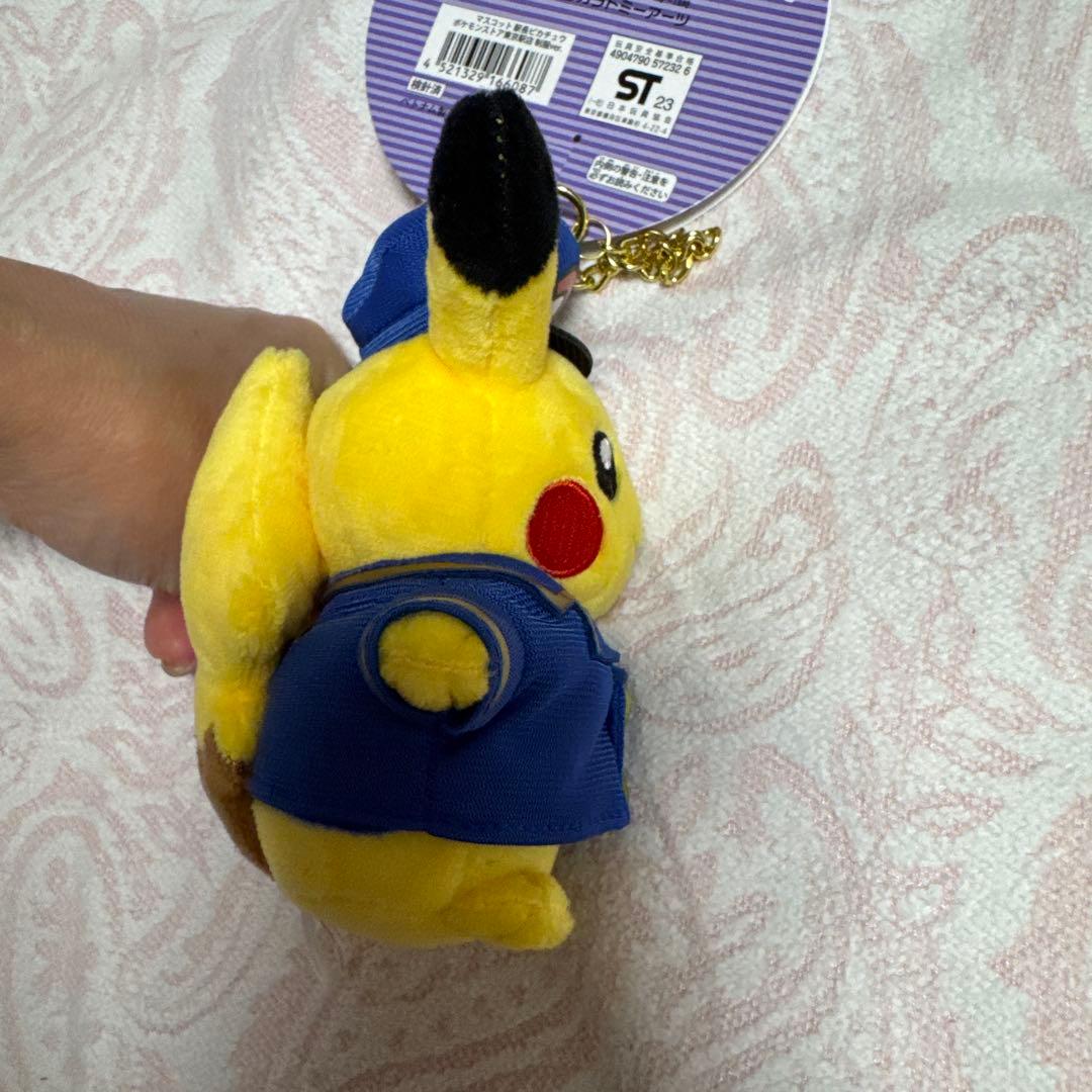 マスコット 駅長ピカチュウ ポケモンストア 東京駅店 制服ver. - メルカリ