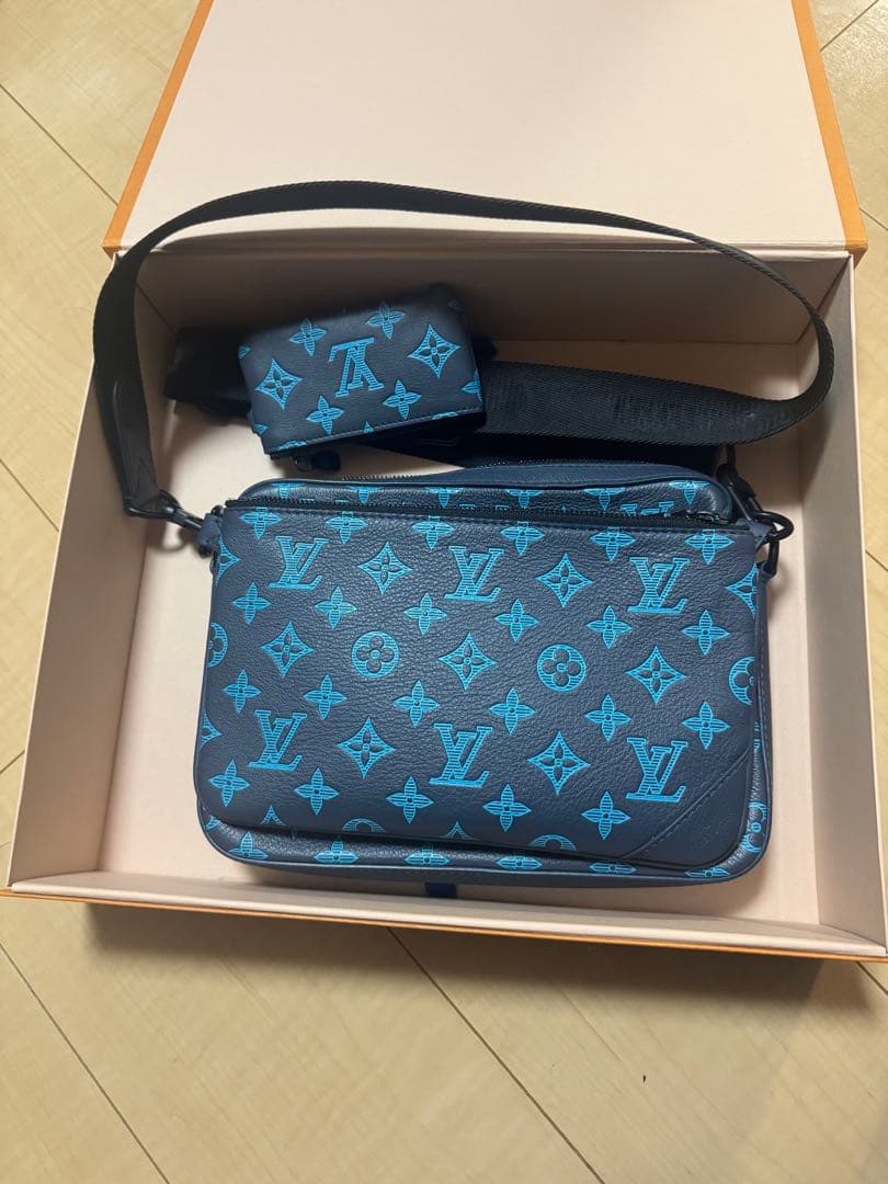 LOUIS VUITTON ルイヴィトン トリオ・メッセンジャー　メンズ トリオ・メッセンジャー モノグラム・シャドウ｜ルイ・ヴィトン 公式