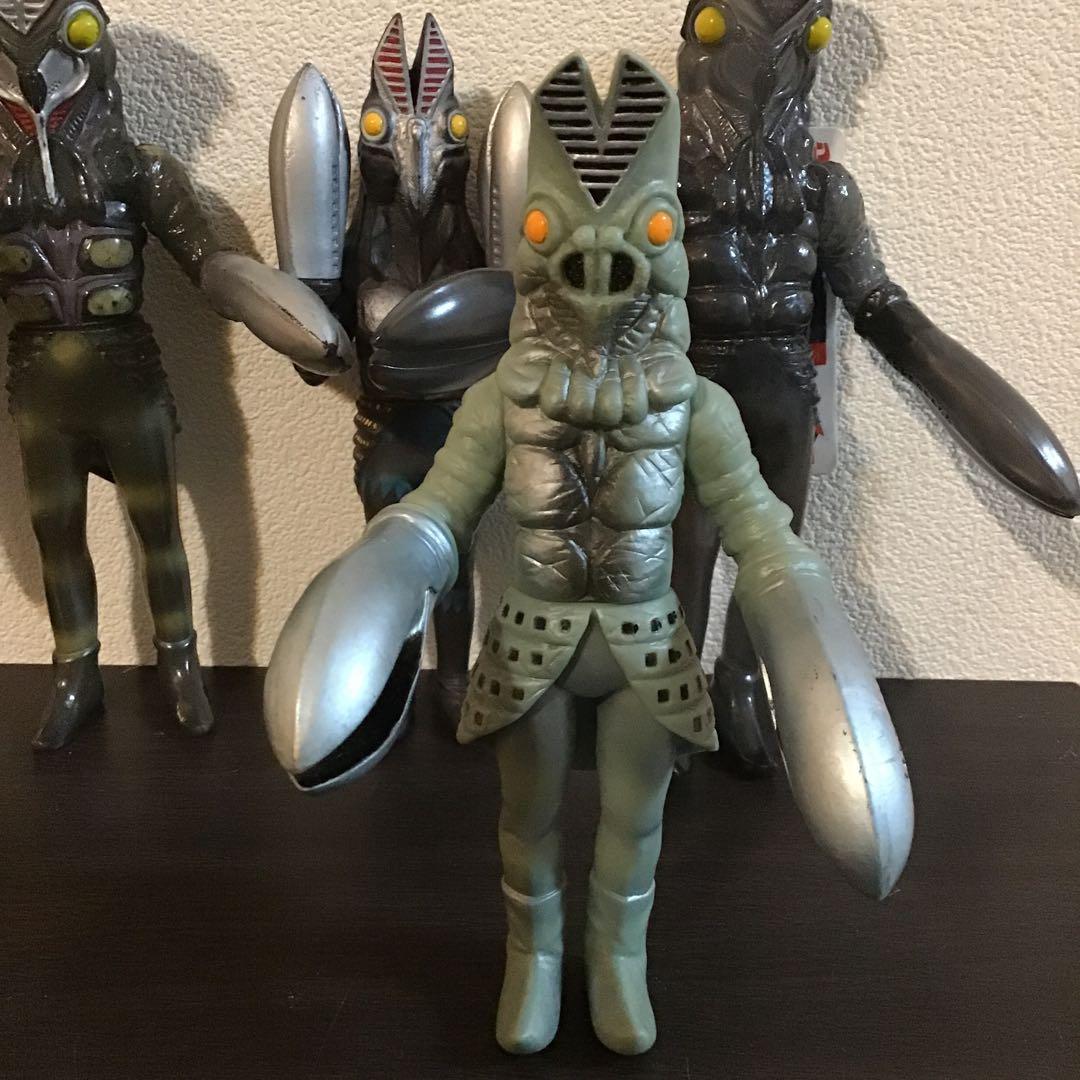 バルタン星人11体セット　分身バージョン　パワード・バルタン　ジュニア他　ソフビ