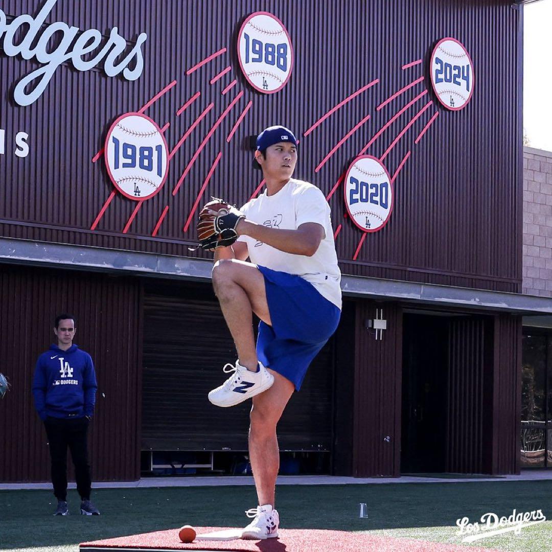 ニューバランス FUELCELL OHTANI1 Trainer ブルー大谷翔平 - メルカリ