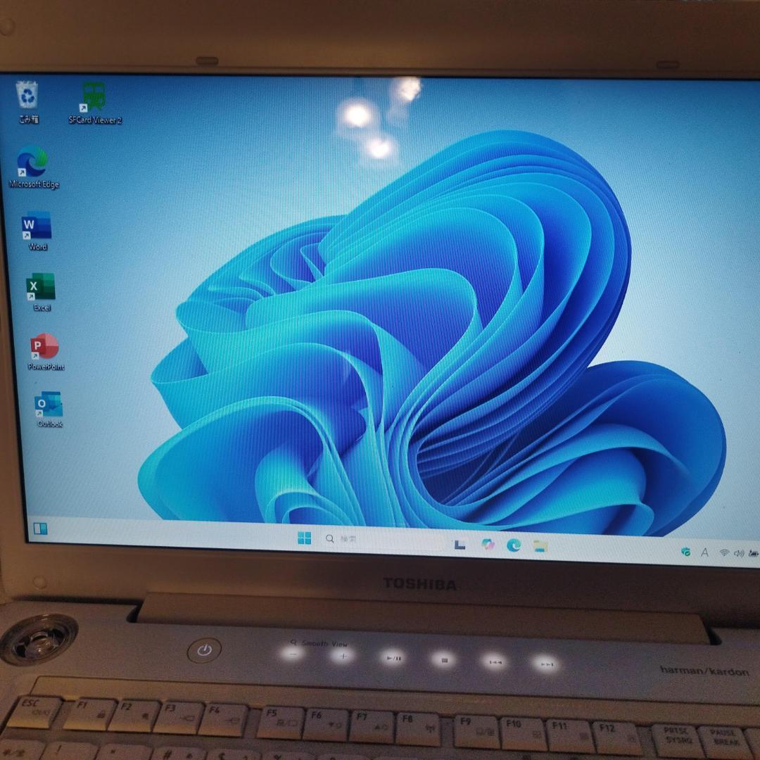 東芝15.6インチ win11＋Office2021Pro 美品 新品SSD TOSHIBA（東芝） TOSHIBA 15.6型 薄型 第5世代 Core i5 メモリ 16GB