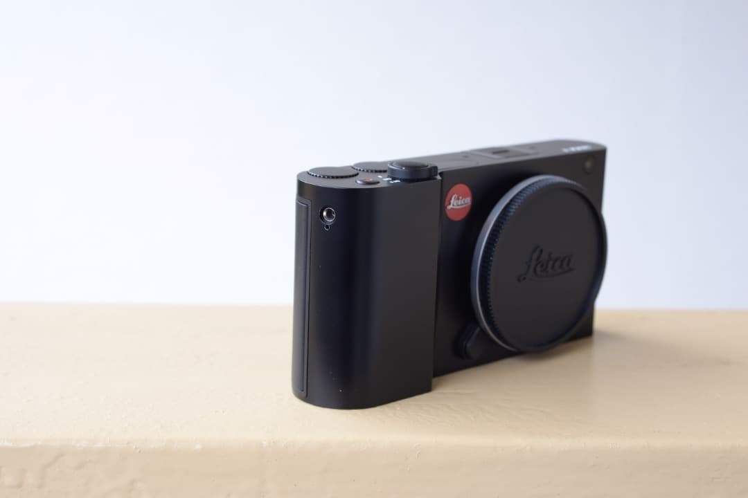 J*0様 極美 Leica T (Typ701) Black - メルカリ