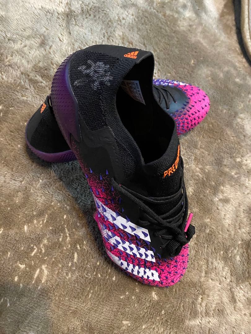 槙野智章選手！直筆サイン入りスパイク プレデターフリーク1 - メルカリ