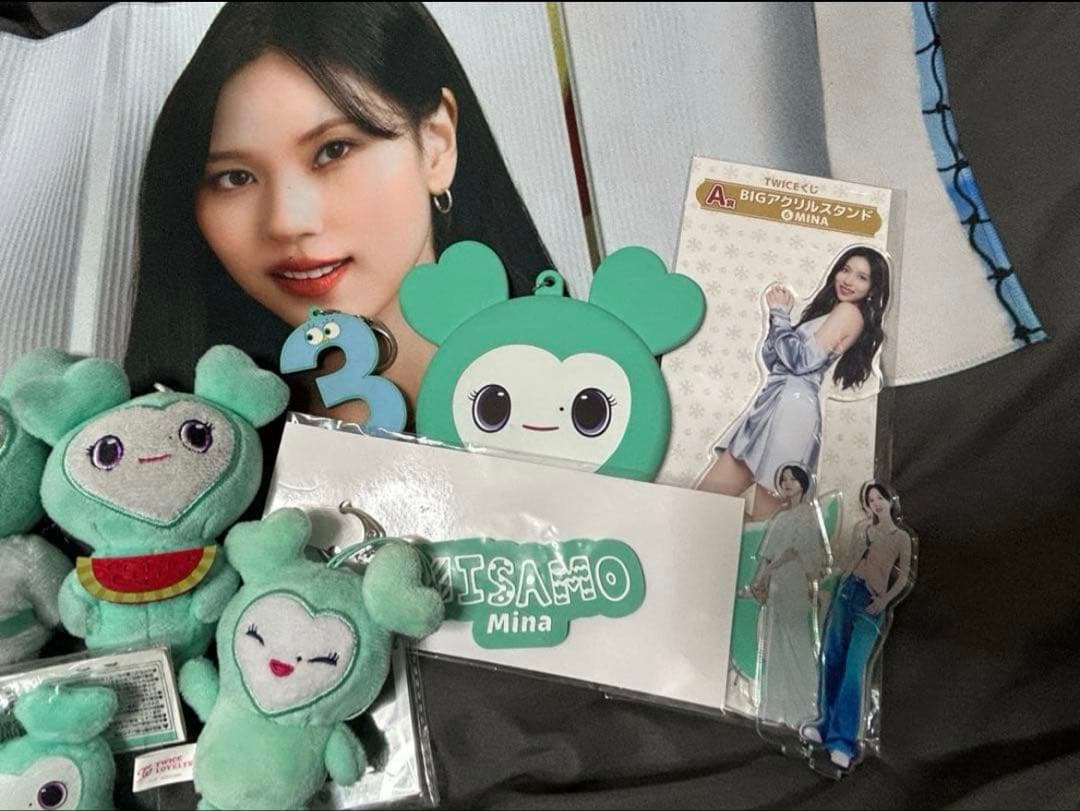 TWICE ミナ 痛バック 缶バッジ