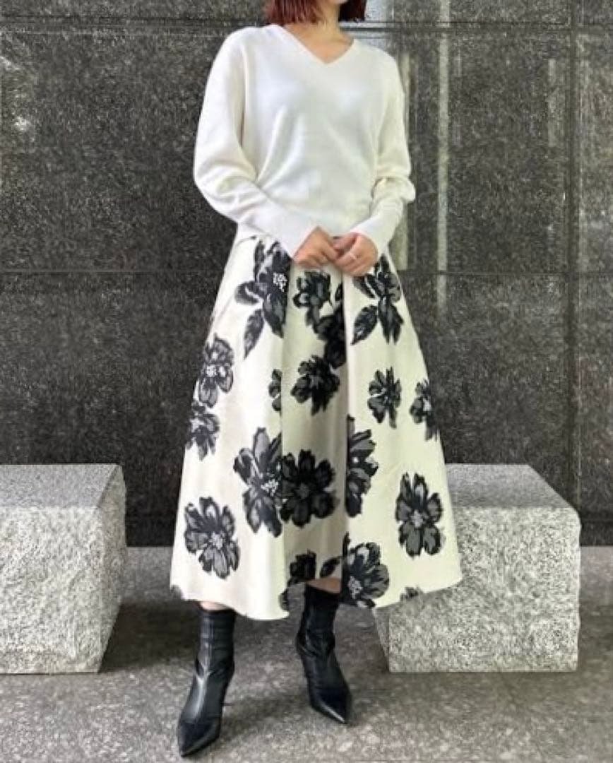 新品未使用タグ付】allureville ラメフラワージャガード スカート
