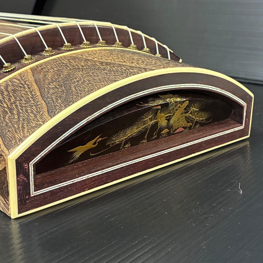 琴 筝 すだれ彫り 上角巻き 紅木装飾 金彩鶴松図 蒔絵口前 並甲 13弦