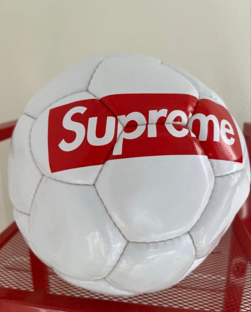 Supreme Umbro サッカーボール ホワイト - メルカリ