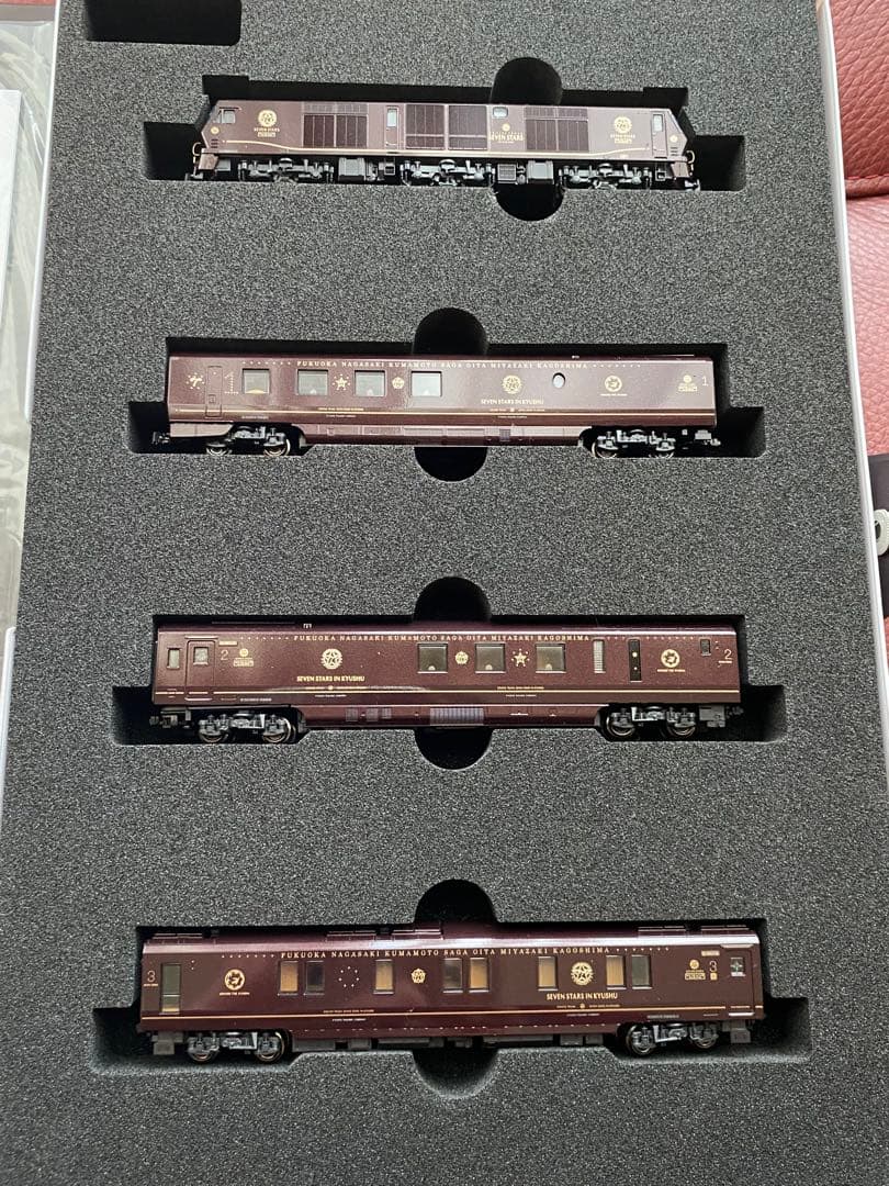 KATO 10-1519 クルーズトレイン「ななつ星 in 九州」8両セット