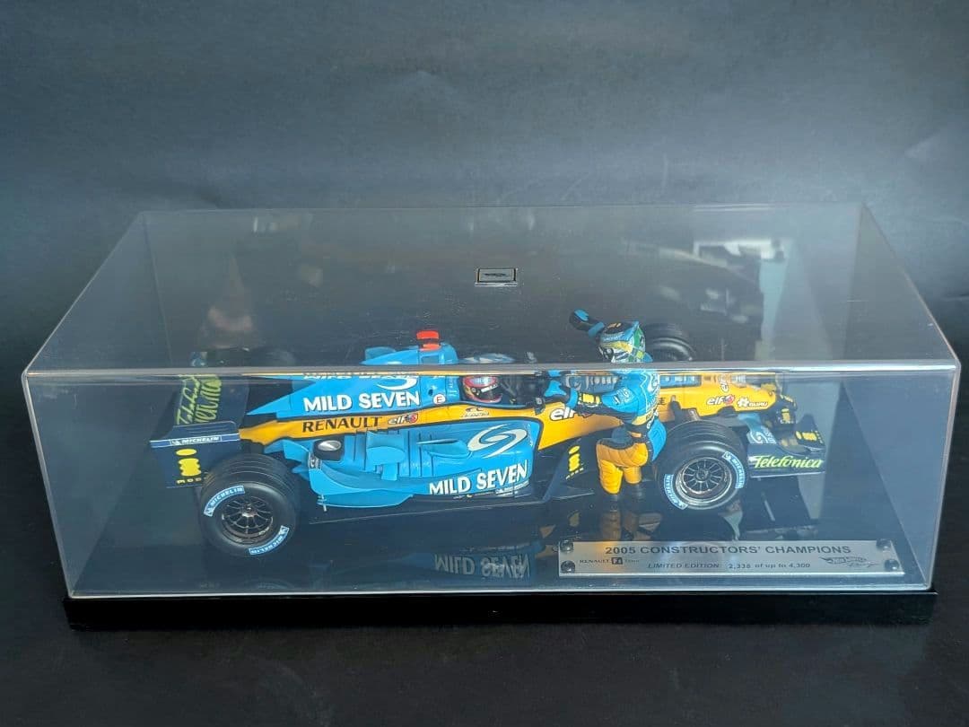 ホットウィール 1/18 ルノー R25 アロンソ 2005 チャンピオン - メルカリ