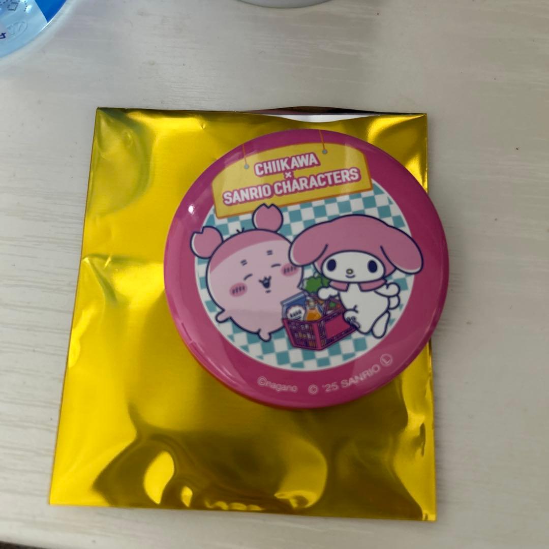 ちいかわサンリオコラボ 古本屋＆マイメロディ 缶バッジ - メルカリ