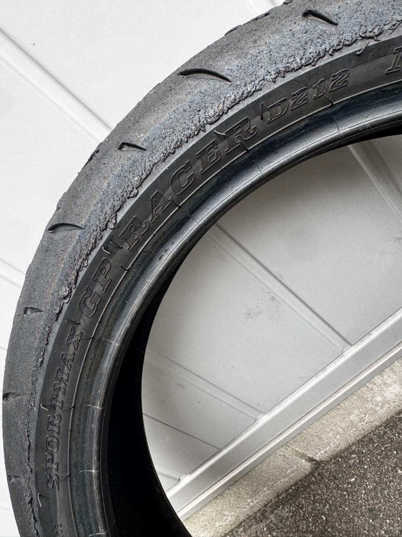 ダンロップ　D212 120/70/ZR17