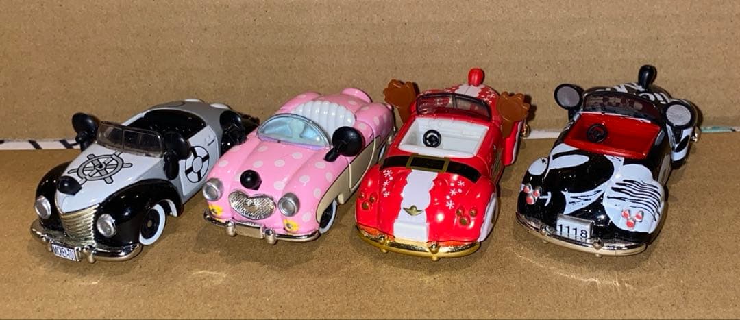 ディズニーの　可愛いミニカー24台まとめ売り