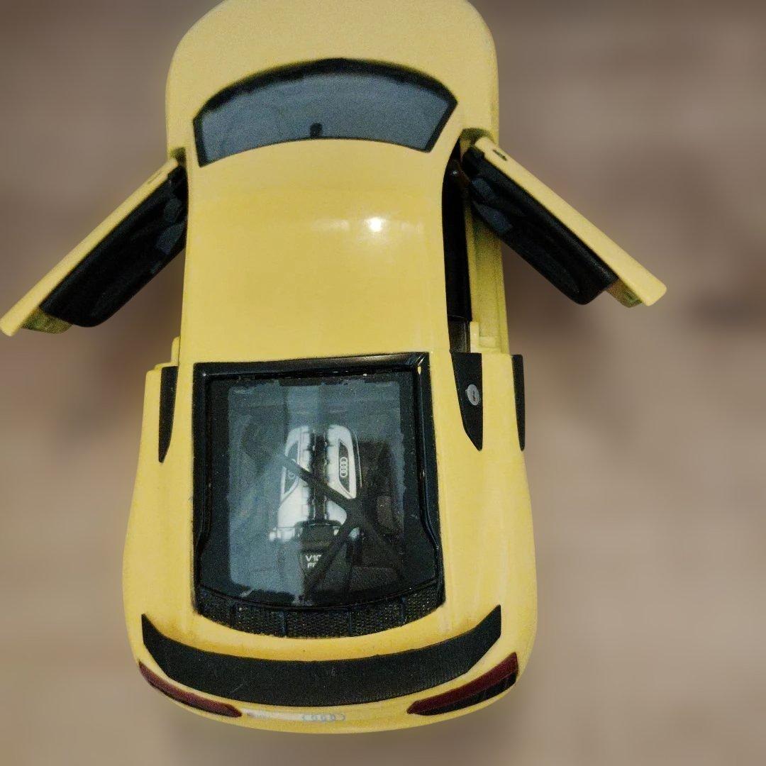 Audi イエロー ミニカー オープンドア