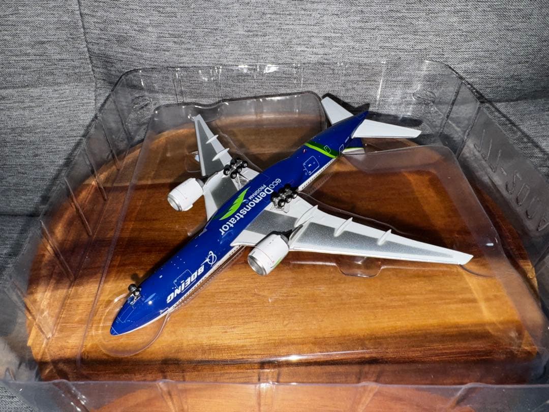 ボーイングエコデモンストレーター B777-200 1/400 - メルカリ