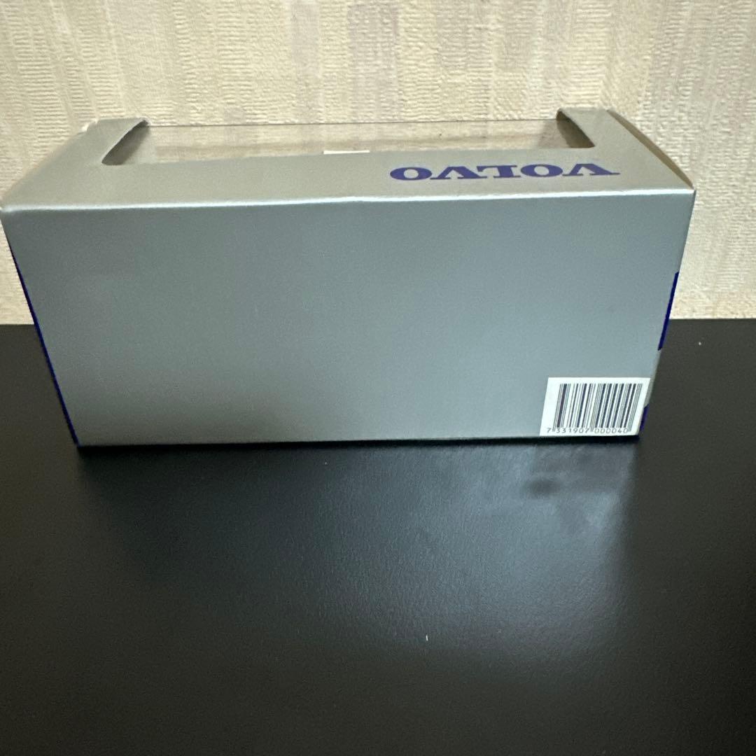 ボルボ V70 1/43 スケールモデル　ミニチャンプス