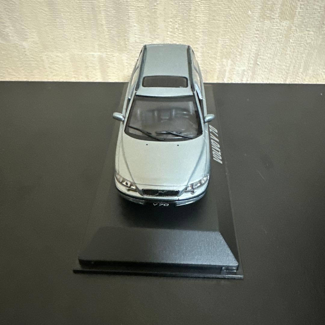 ボルボ V70 1/43 スケールモデル　ミニチャンプス