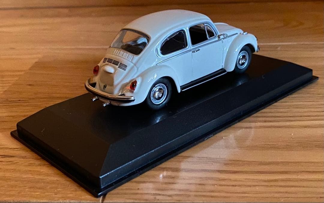 MAXICAMPS VW 1302 ホワイトミニカー 1/43