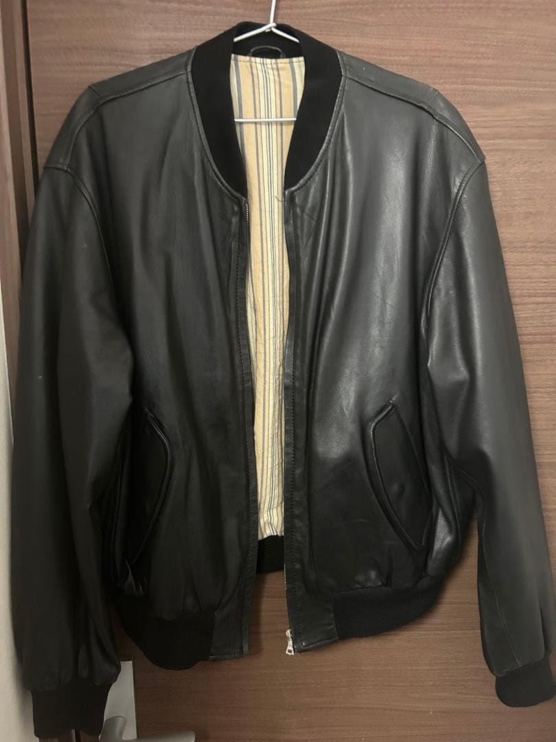 HUGO BOSS 黒 レザーボンバージャケット BOSS - レザー ボンバージャケット スリーブポケット - ブラック