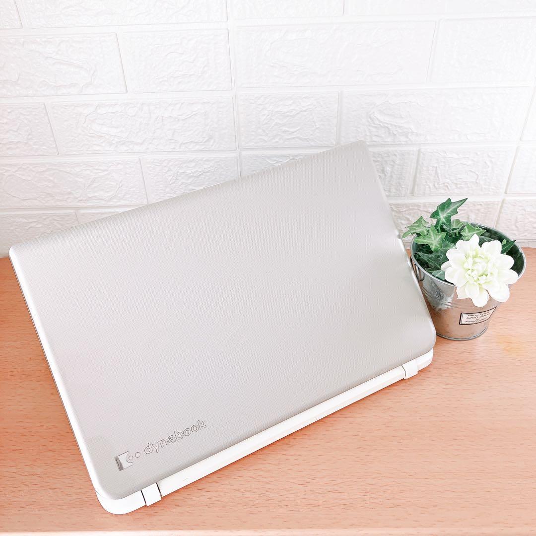 Windows11✨SSDで快適☘️Webカメラ付すぐ使えるノートパソコン - メルカリ