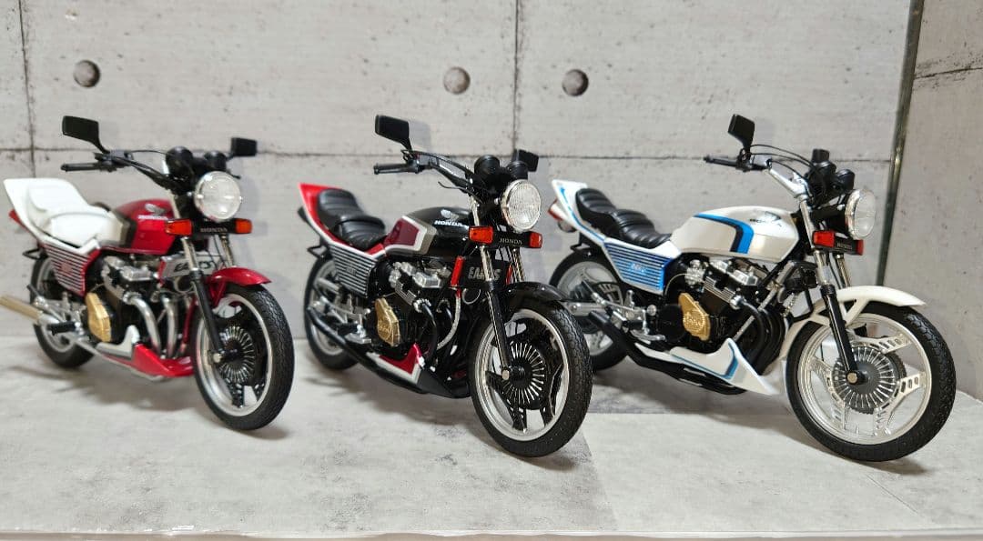 1/12完成品CBX400F赤白 2型カスタム