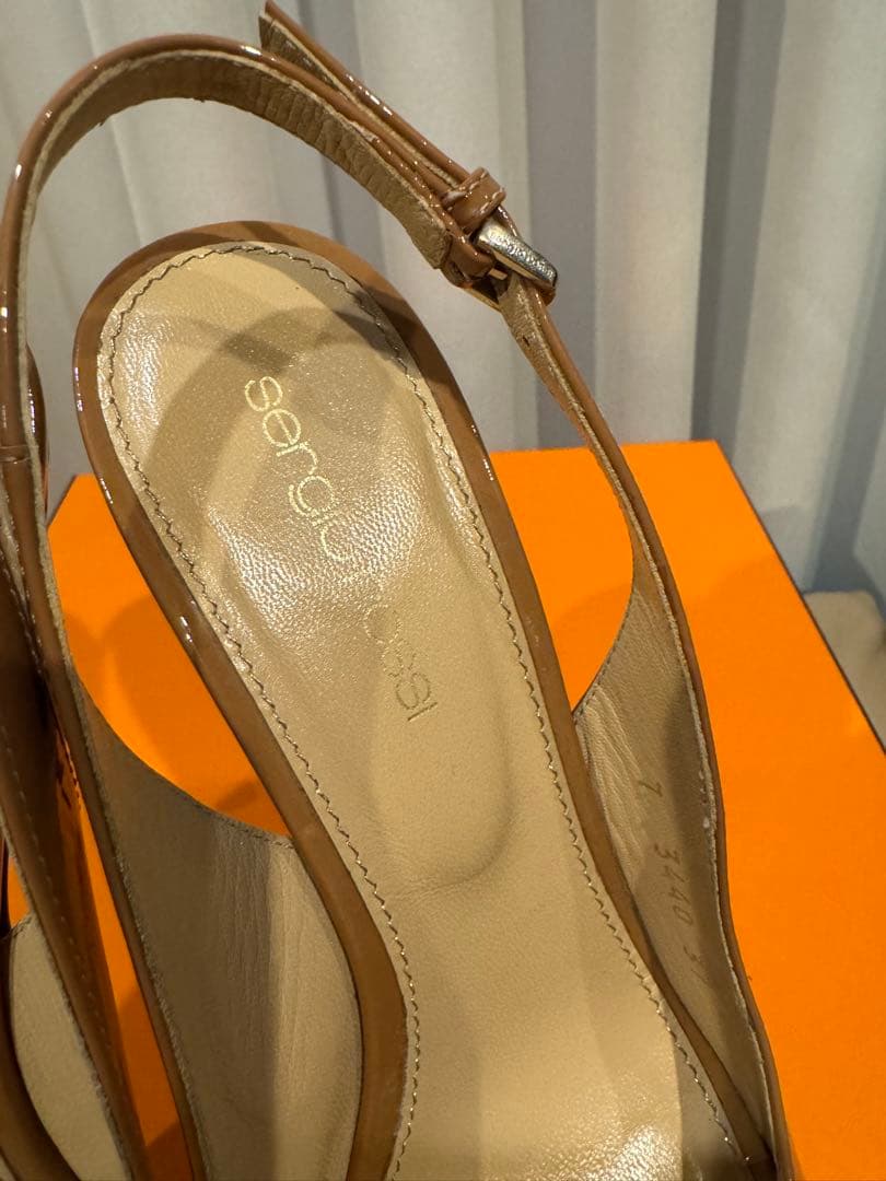 美品】Sergio Rossi エナメル パンプス サイズ37 イタリア製 - メルカリ