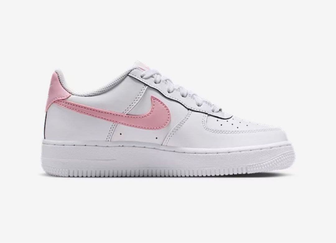金曜18時で終了　22.5cm【新品】NIKE GS AIRFORCE1　ピンク
