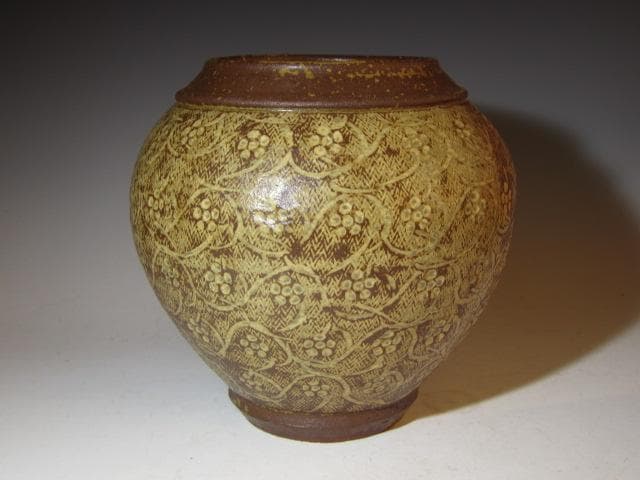 島岡達三 飴釉象嵌唐草文壷 縄文象嵌技法 名工の秀作！o567 - メルカリ