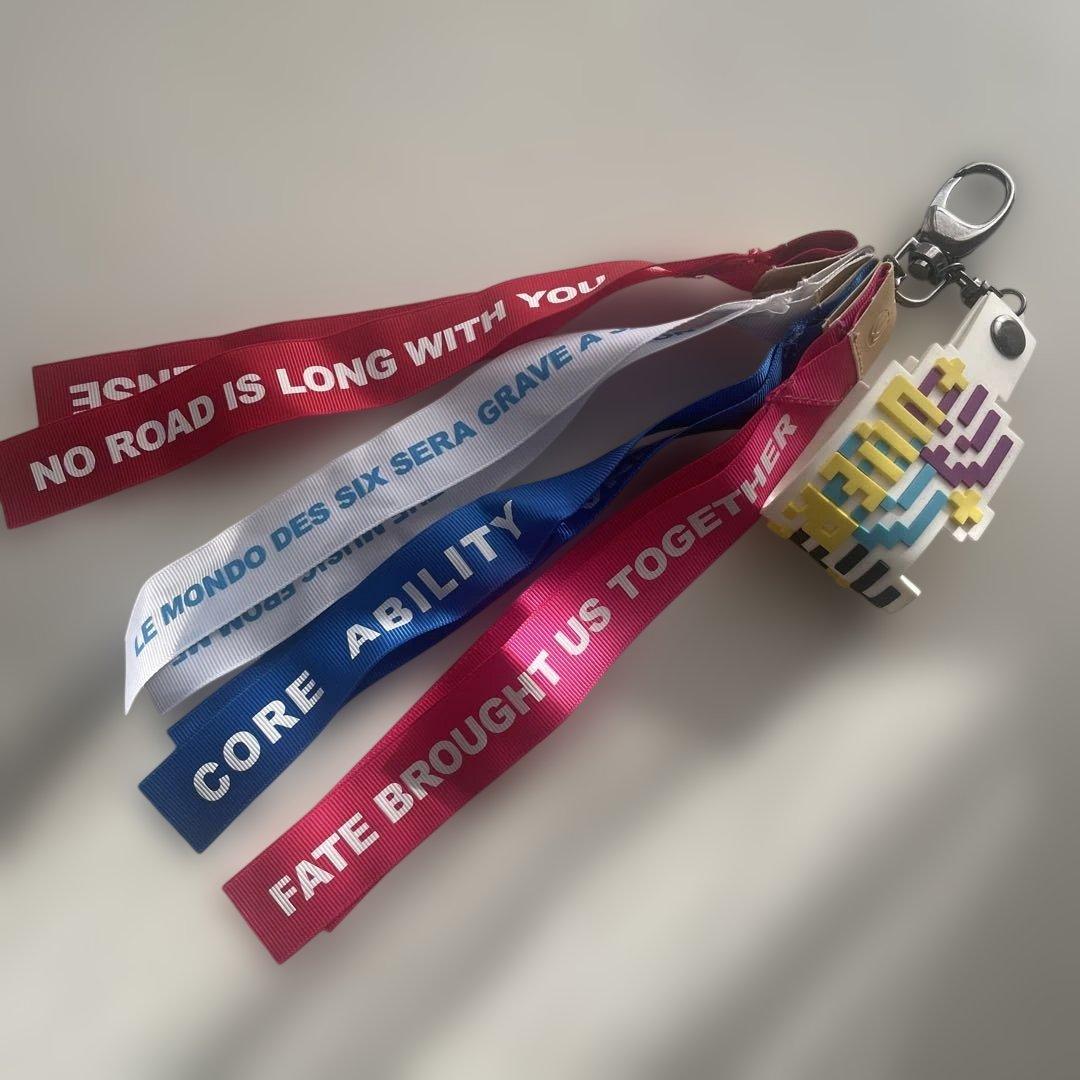 UVERworld 2012グッズ タオルホルダー+リボン付き - メルカリ